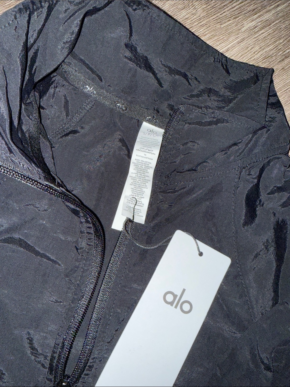 ALO Yoga Black 1/4 Zip Alumni Pullover - Picture 3 of 4